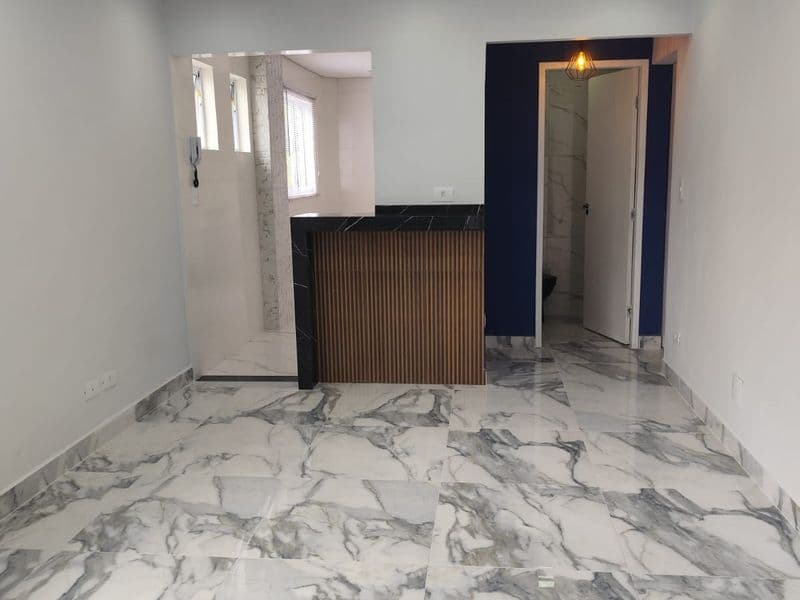 Apartamento Reformado com Suíte no 2º e Último Andar | Canto do Forte
