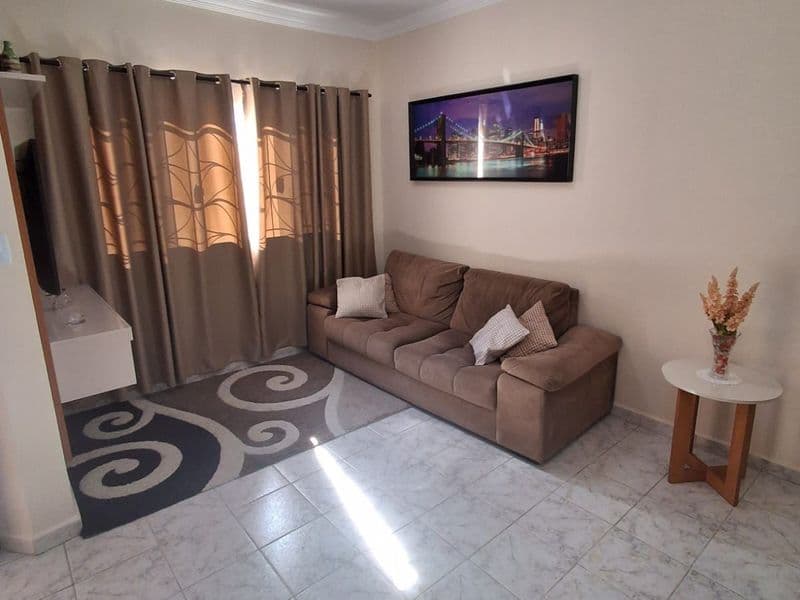 Casa com 2 Suítes, Porteira Fechada e Ampla Varanda | Canto do Forte
